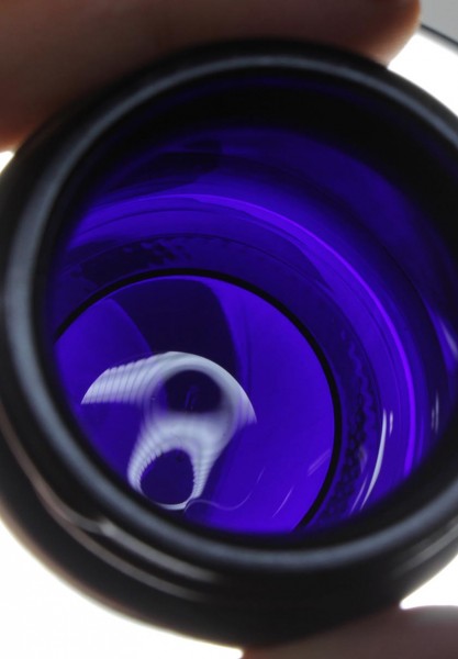 Miron Borcan cu gât lat din sticlă violet 50 ml